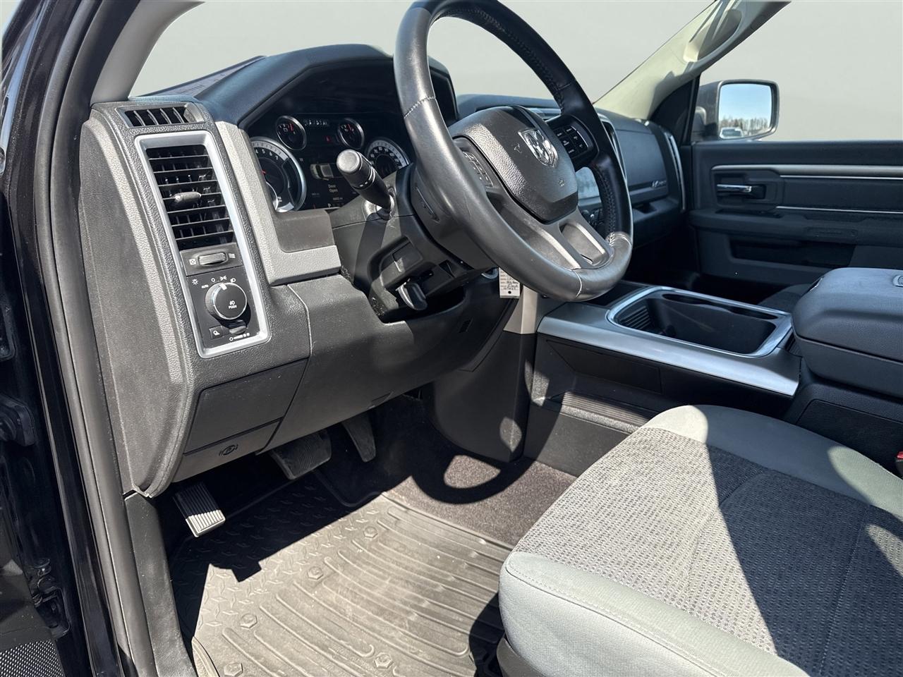 RAM 1500 Big Horn 4x4 Crew Cab 5'7" Box 2018