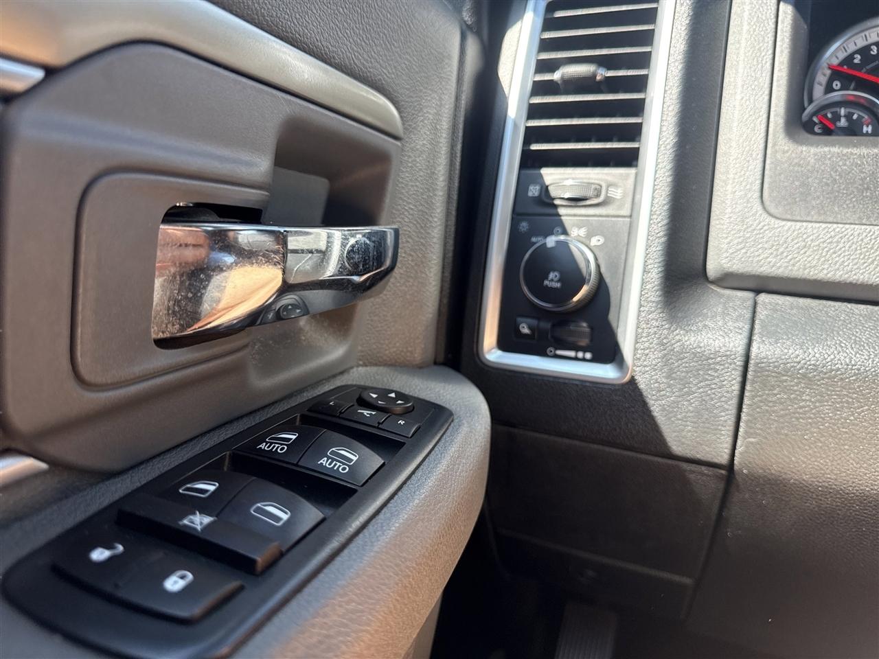 RAM 1500 Big Horn 4x4 Crew Cab 5'7" Box 2018