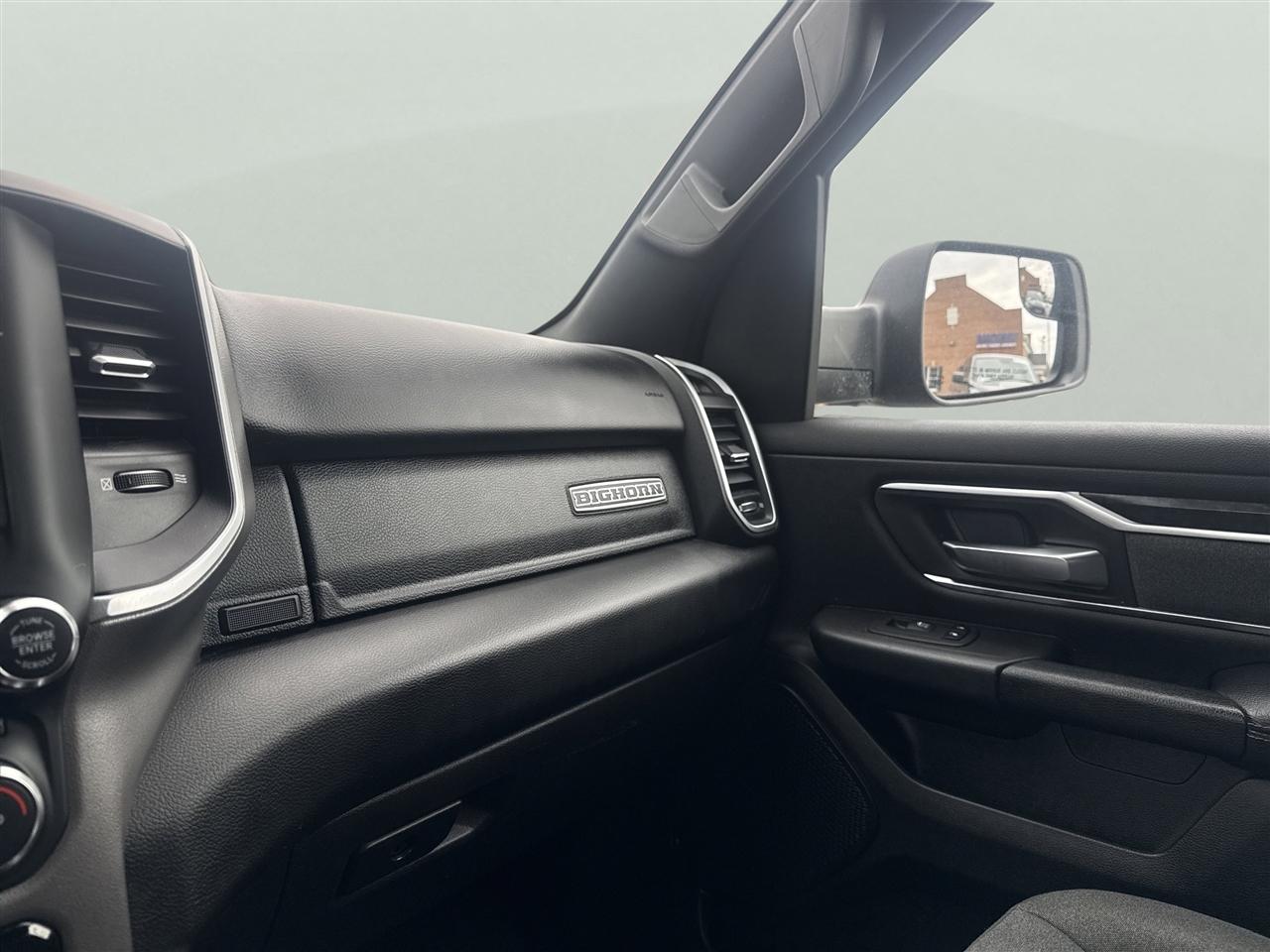 RAM 1500 Big Horn/Lone Star 4x4 Crew Cab 5'7" Box 2019