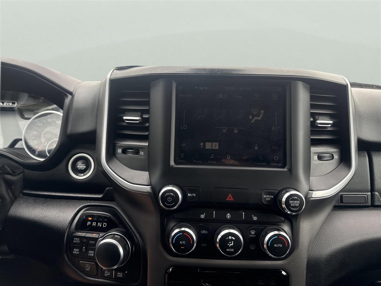 RAM 1500 Big Horn/Lone Star 4x4 Crew Cab 5'7" Box 2019