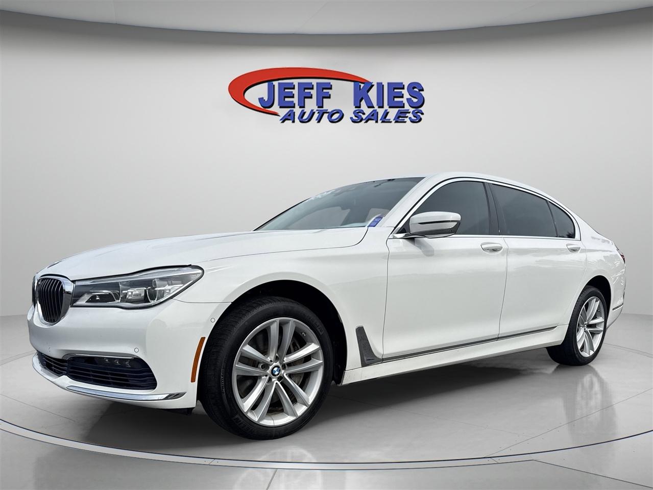 BMW 7 Series 4dr Sdn 750i xDrive AWD 2016
