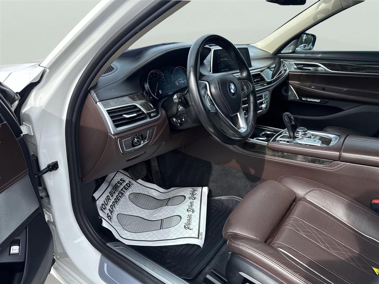 BMW 7 Series 4dr Sdn 750i xDrive AWD 2016