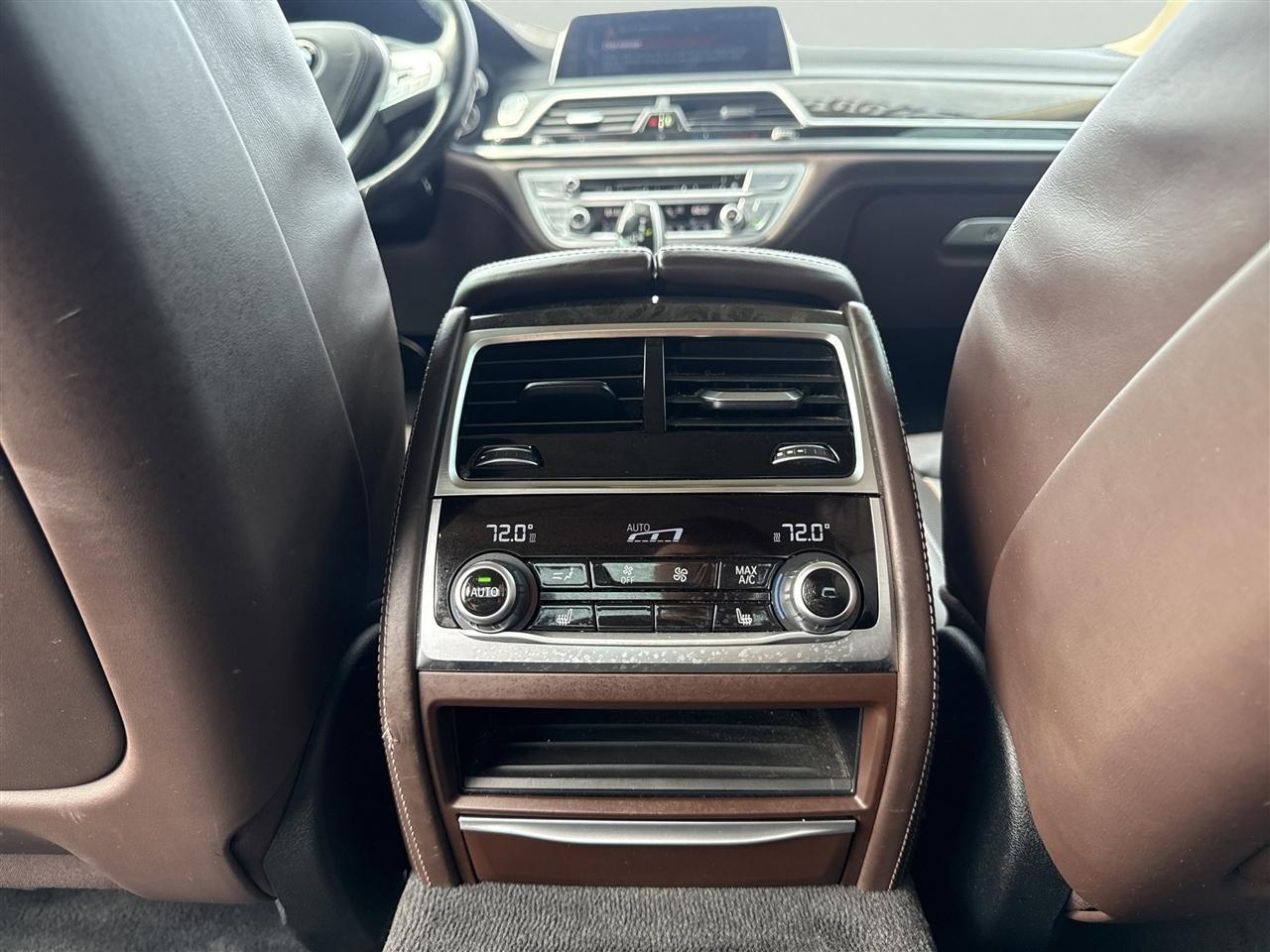 BMW 7 Series 4dr Sdn 750i xDrive AWD 2016