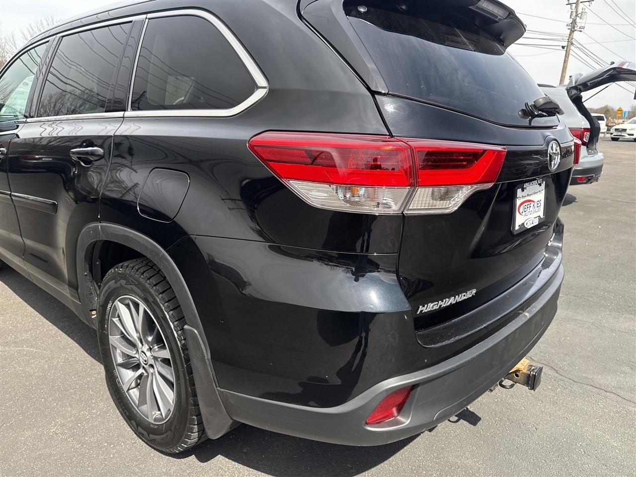 Toyota Highlander XLE V6 AWD (Natl) 2019