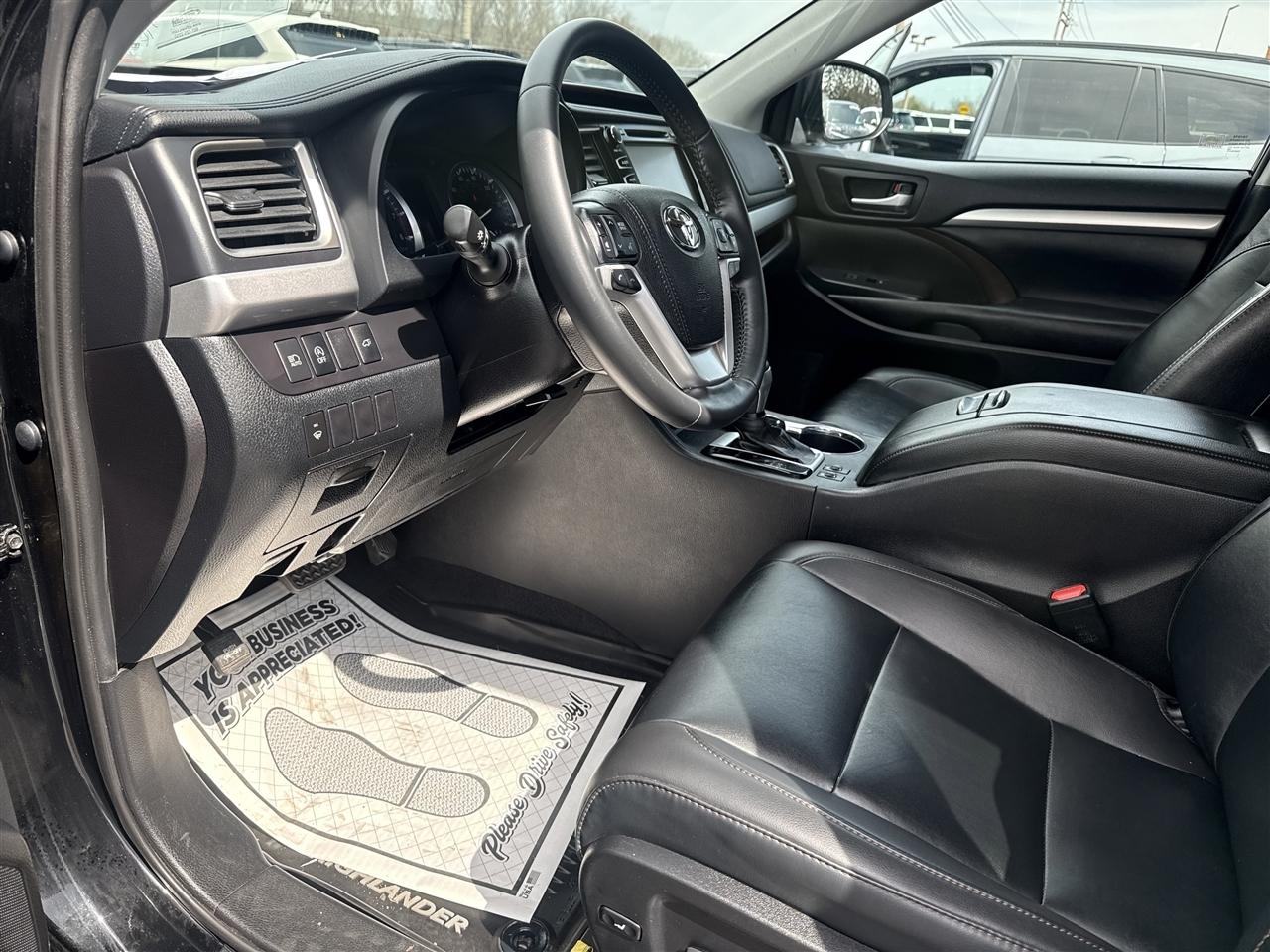 Toyota Highlander XLE V6 AWD (Natl) 2019