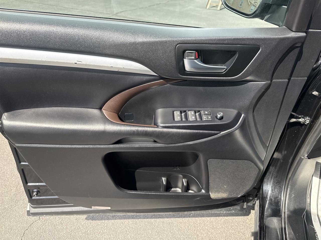 Toyota Highlander XLE V6 AWD (Natl) 2019