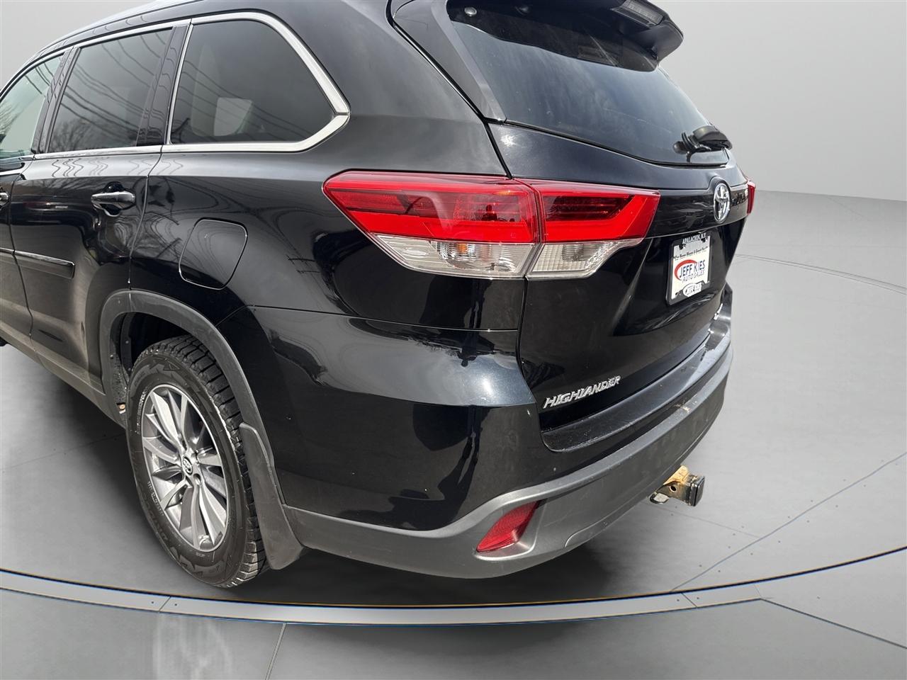 Toyota Highlander XLE V6 AWD (Natl) 2019