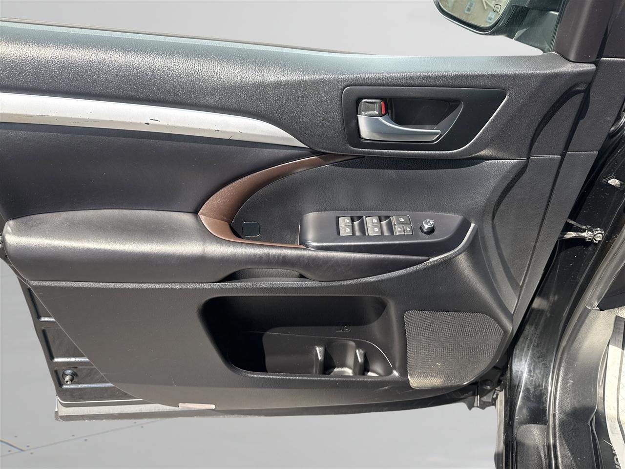 Toyota Highlander XLE V6 AWD (Natl) 2019