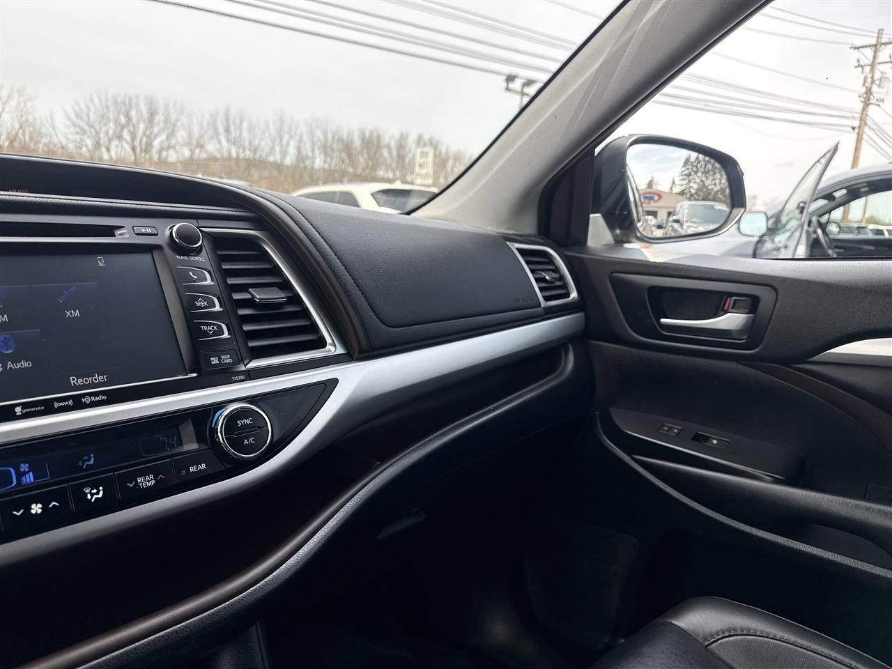 Toyota Highlander XLE V6 AWD (Natl) 2019