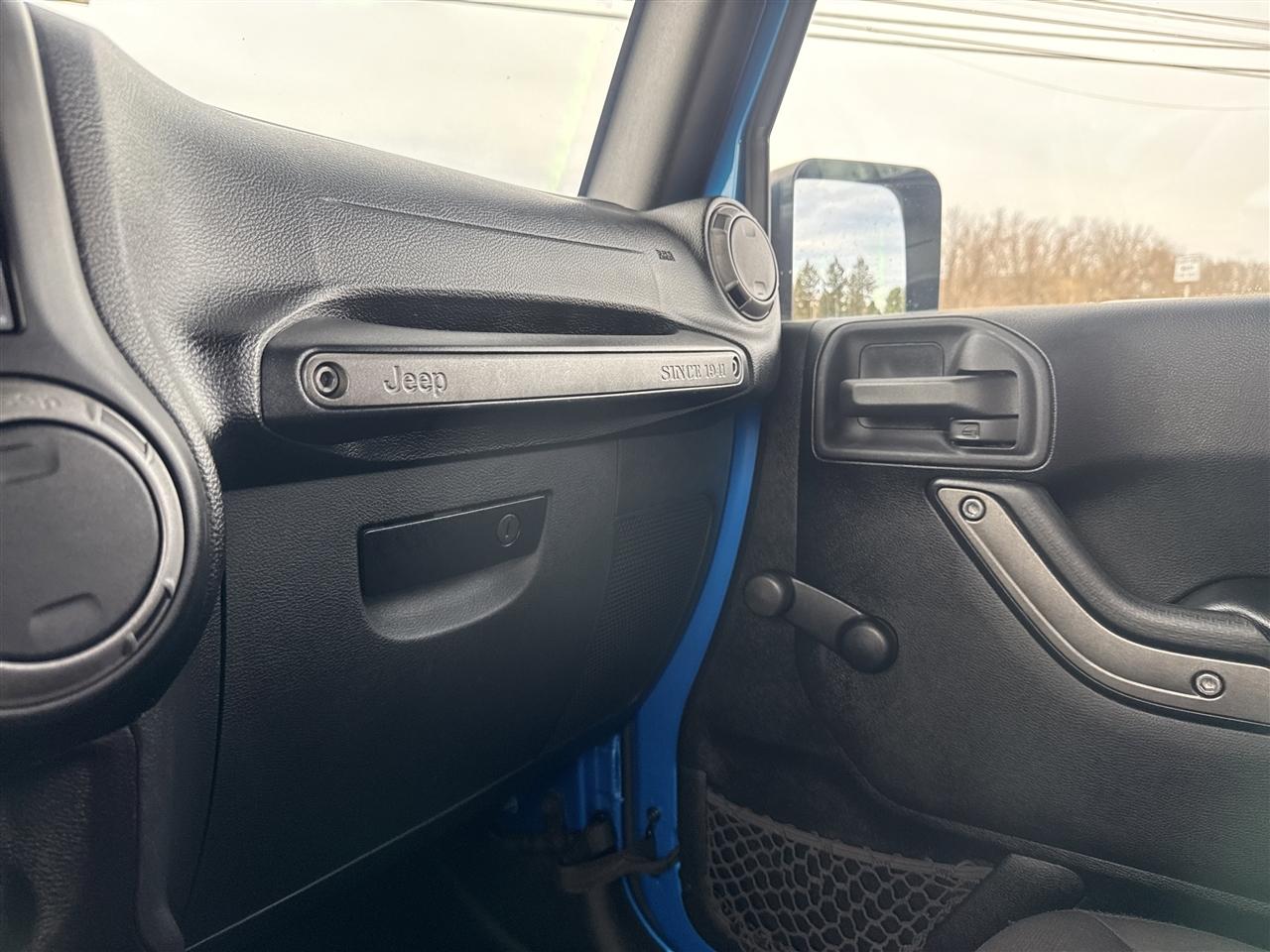 Jeep Wrangler 4WD 2dr Sport 2015