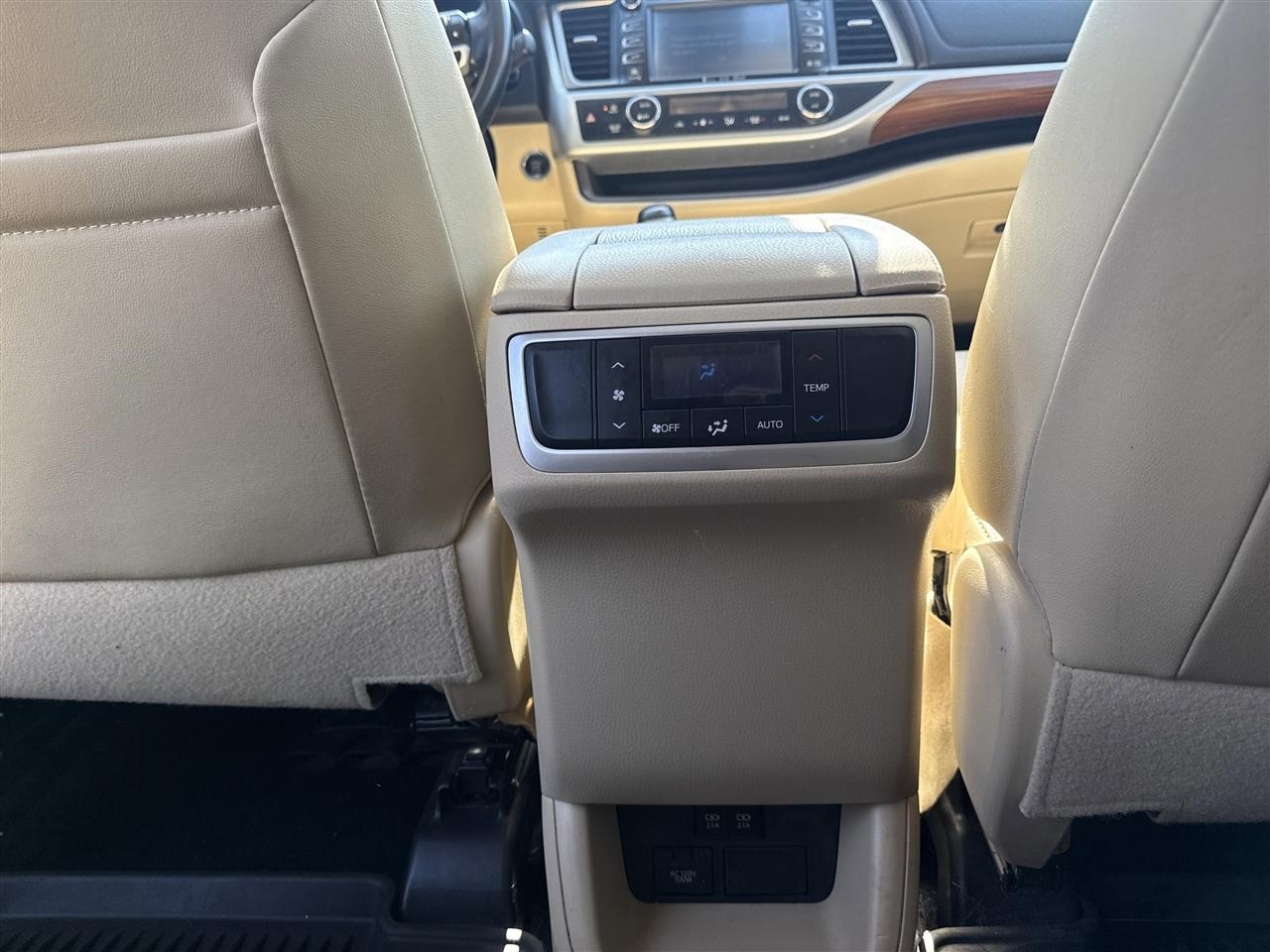 Toyota Highlander Limited V6 AWD (Natl) 2018