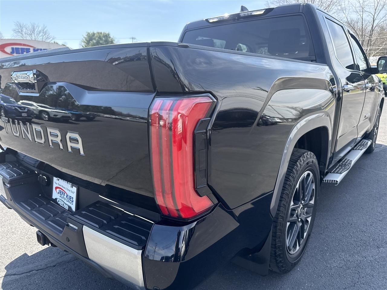 Toyota Tundra 4WD Limited CrewMax 5.5' Bed (Natl) 2023