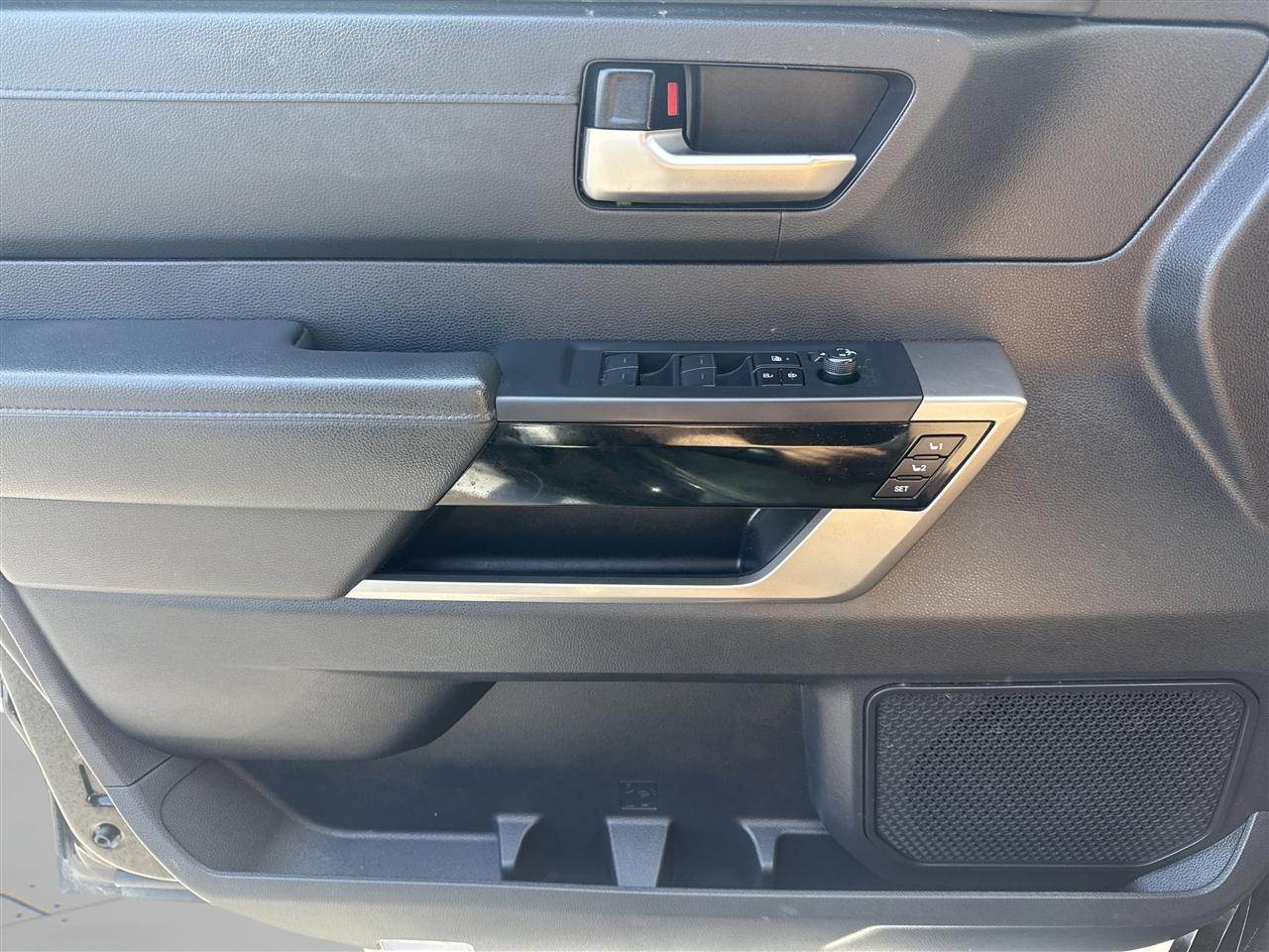 Toyota Tundra 4WD Limited CrewMax 5.5' Bed (Natl) 2023