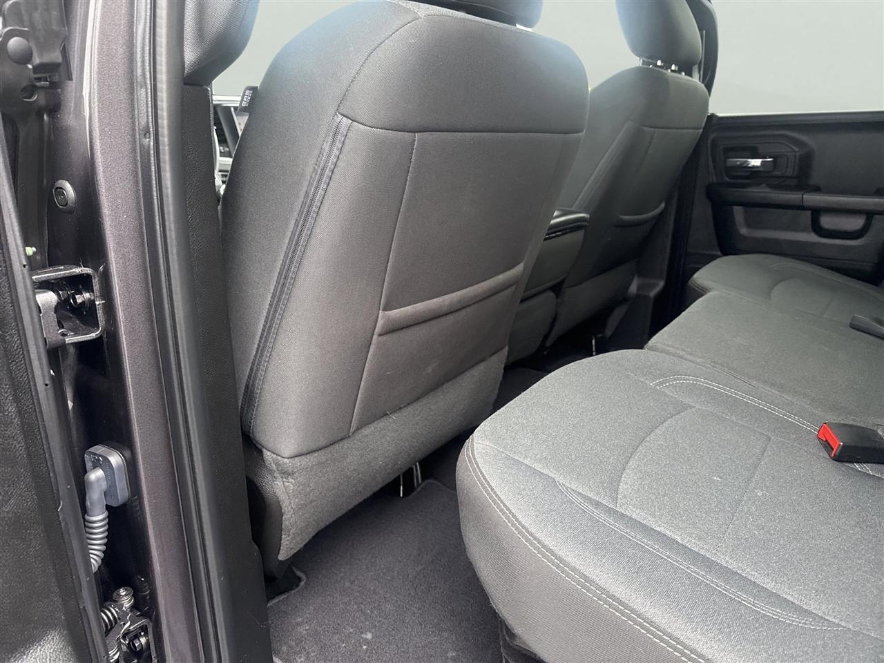 RAM 1500 Classic Warlock 4x4 Quad Cab 6'4" Box 2022