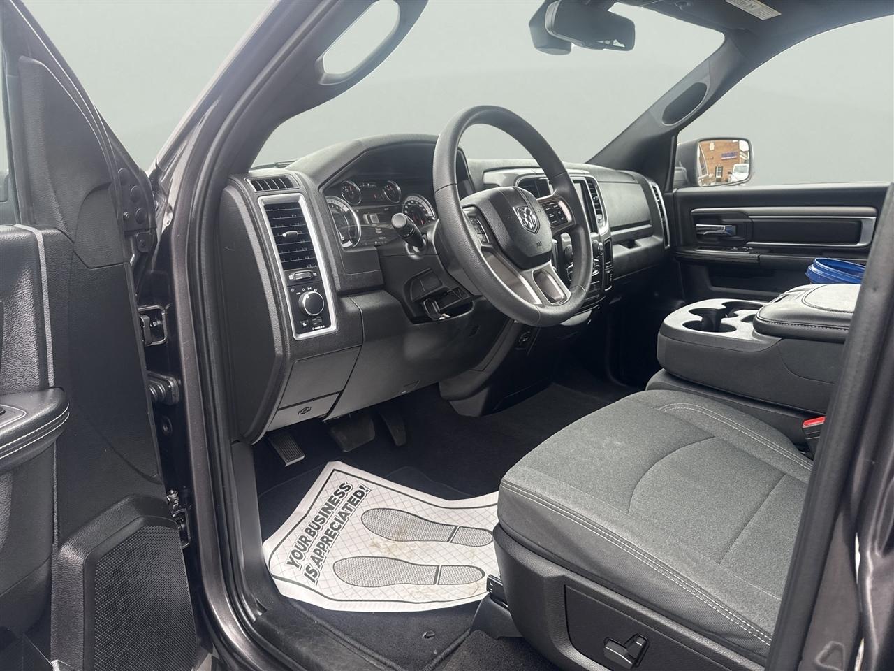 RAM 1500 Classic Warlock 4x4 Quad Cab 6'4" Box 2022