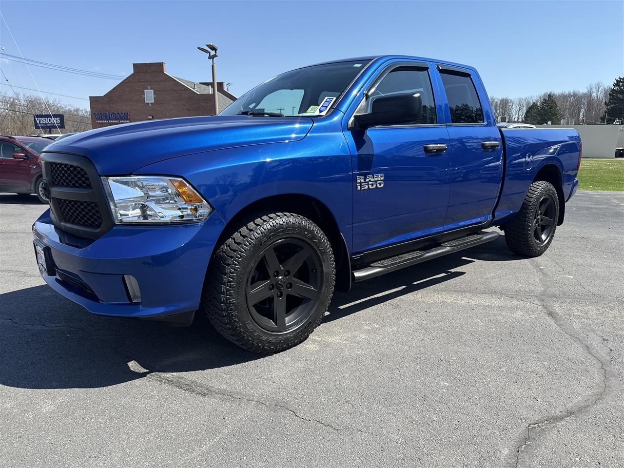 RAM 1500 Express 4x4 Quad Cab 6'4" Box 2018