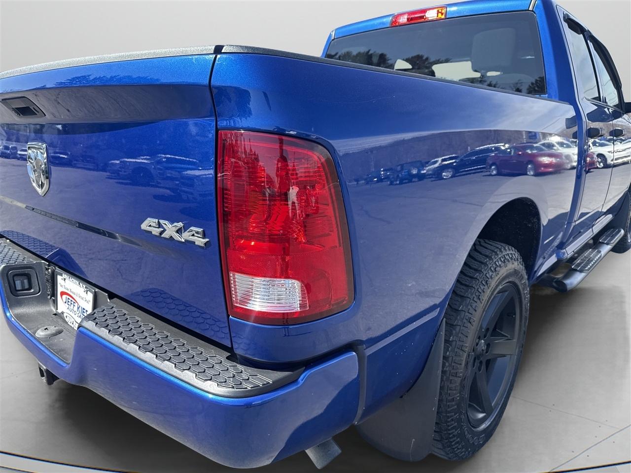 RAM 1500 Express 4x4 Quad Cab 6'4" Box 2018