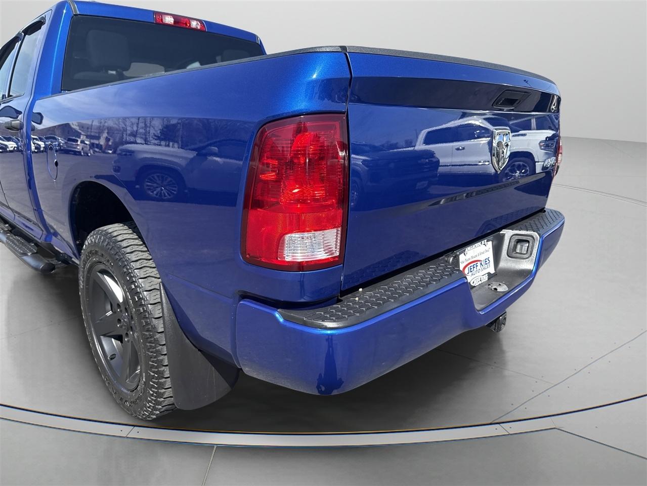 RAM 1500 Express 4x4 Quad Cab 6'4" Box 2018