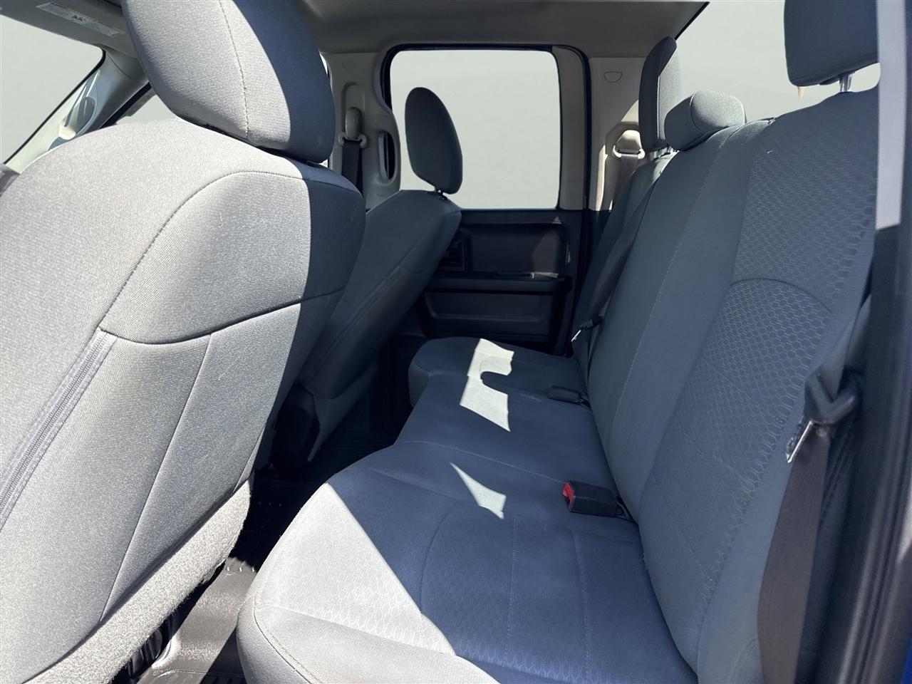 RAM 1500 Express 4x4 Quad Cab 6'4" Box 2018