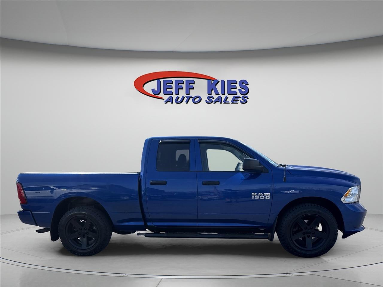 RAM 1500 Express 4x4 Quad Cab 6'4" Box 2018