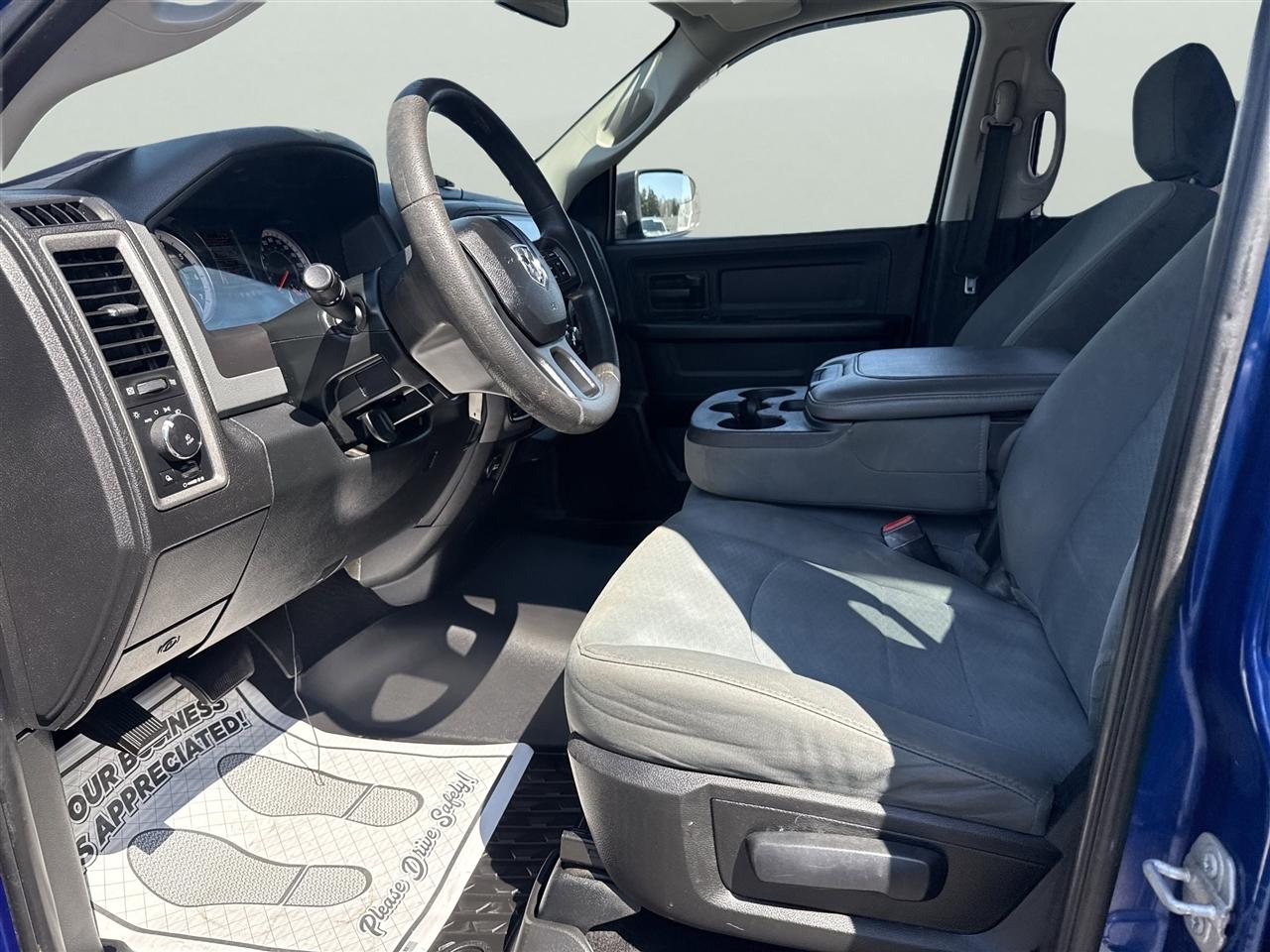 RAM 1500 Express 4x4 Quad Cab 6'4" Box 2018