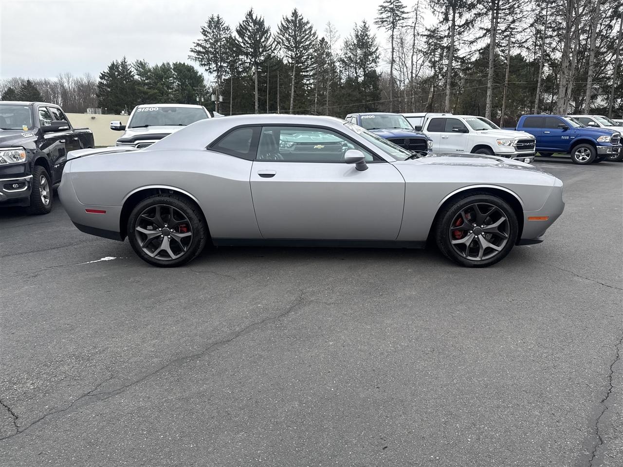 Dodge Challenger SXT Plus RWD 2018
