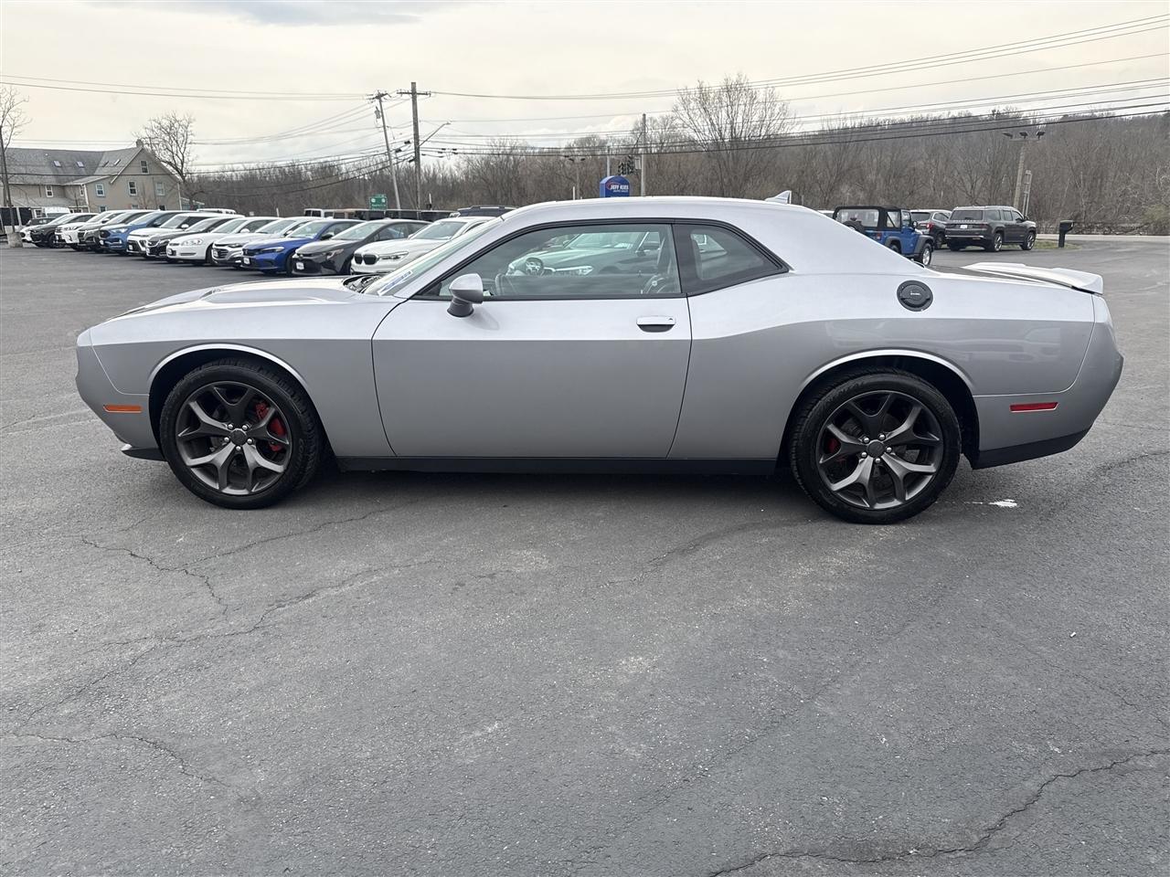 Dodge Challenger SXT Plus RWD 2018