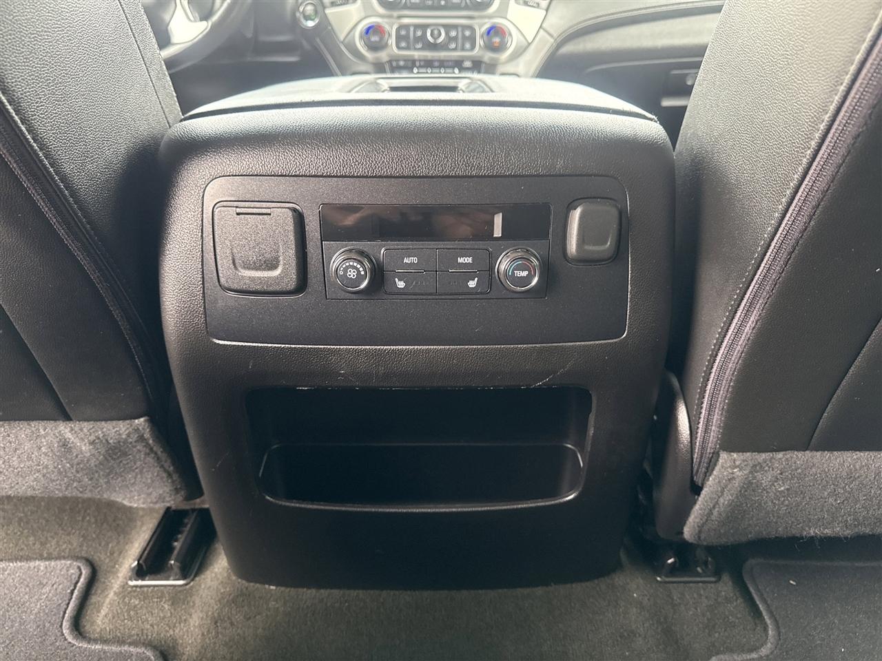 GMC Yukon 4WD 4dr SLT 2017