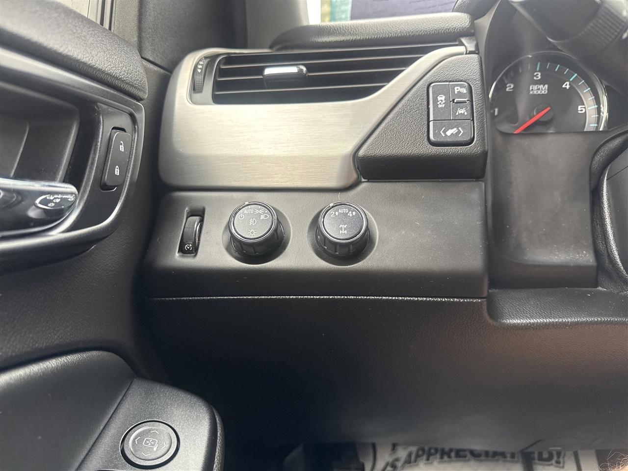 GMC Yukon 4WD 4dr SLT 2017