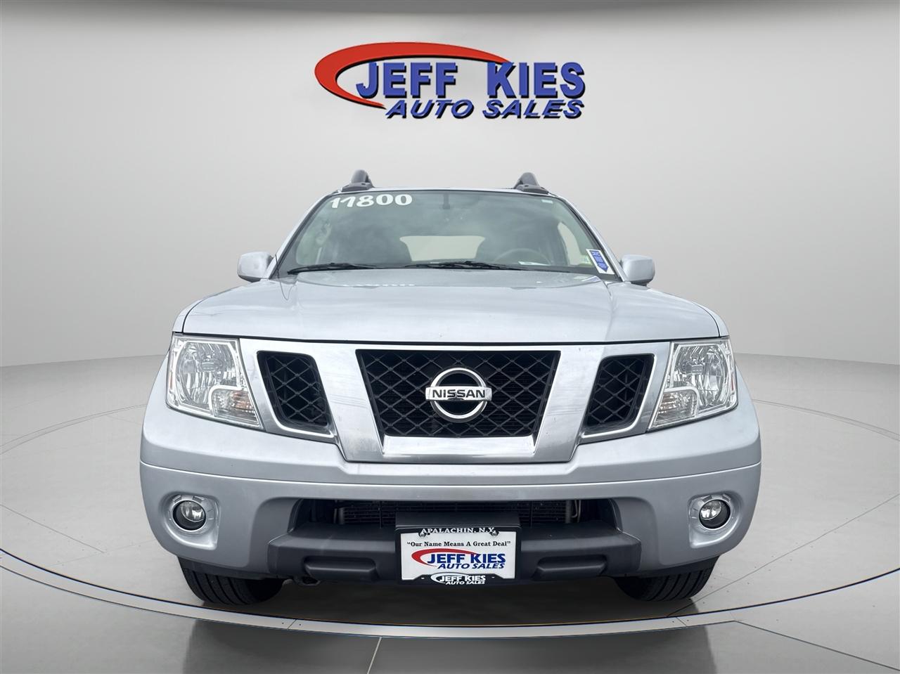 Nissan Frontier 4WD Crew Cab SWB Auto PRO-4X 2015