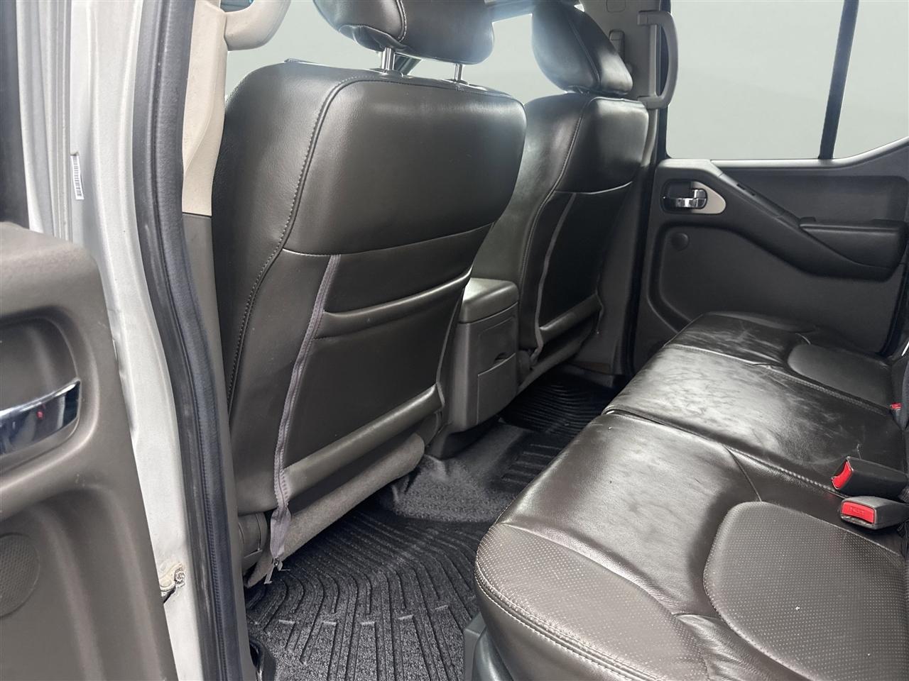 Nissan Frontier 4WD Crew Cab SWB Auto PRO-4X 2015