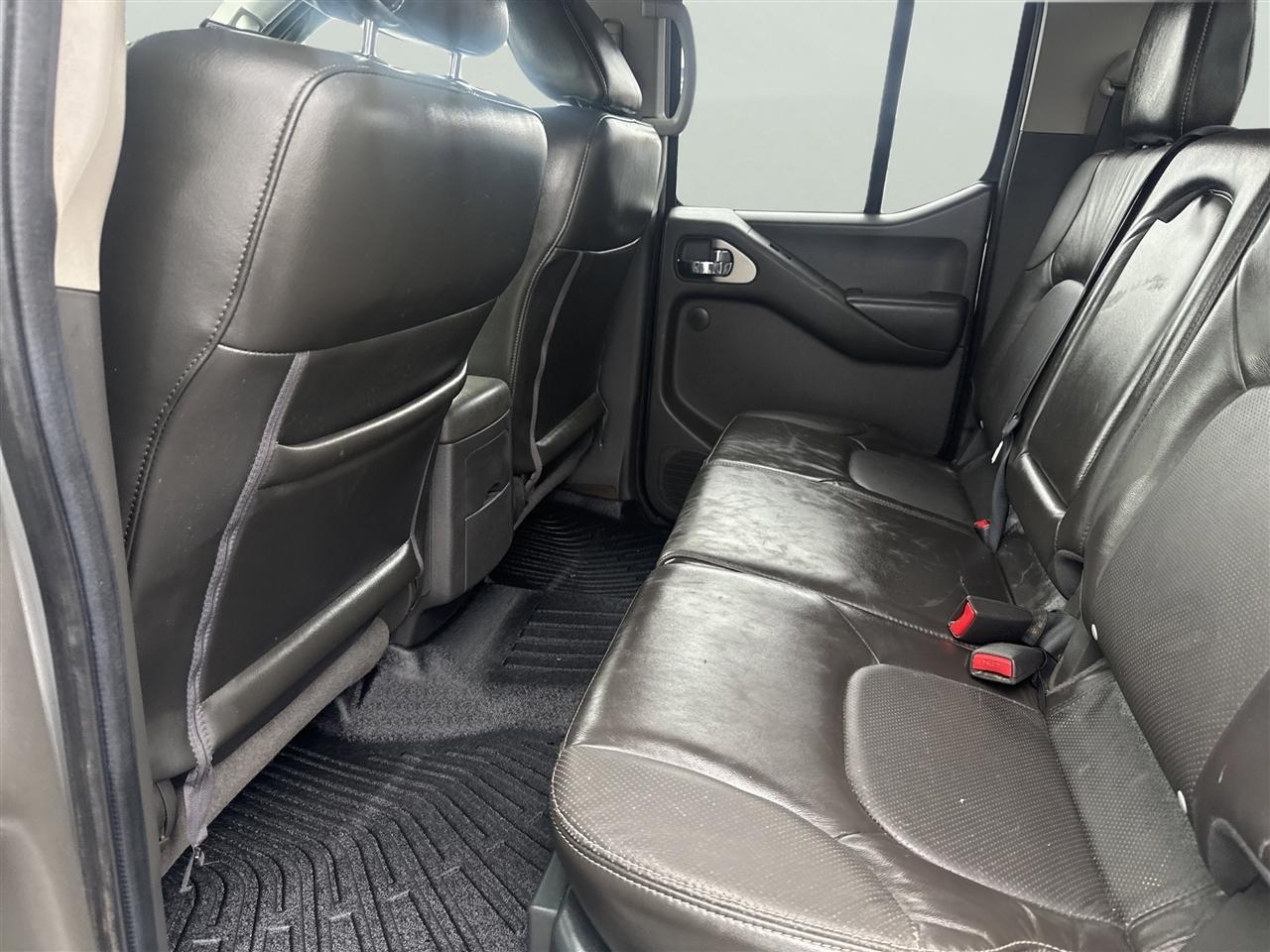 Nissan Frontier 4WD Crew Cab SWB Auto PRO-4X 2015
