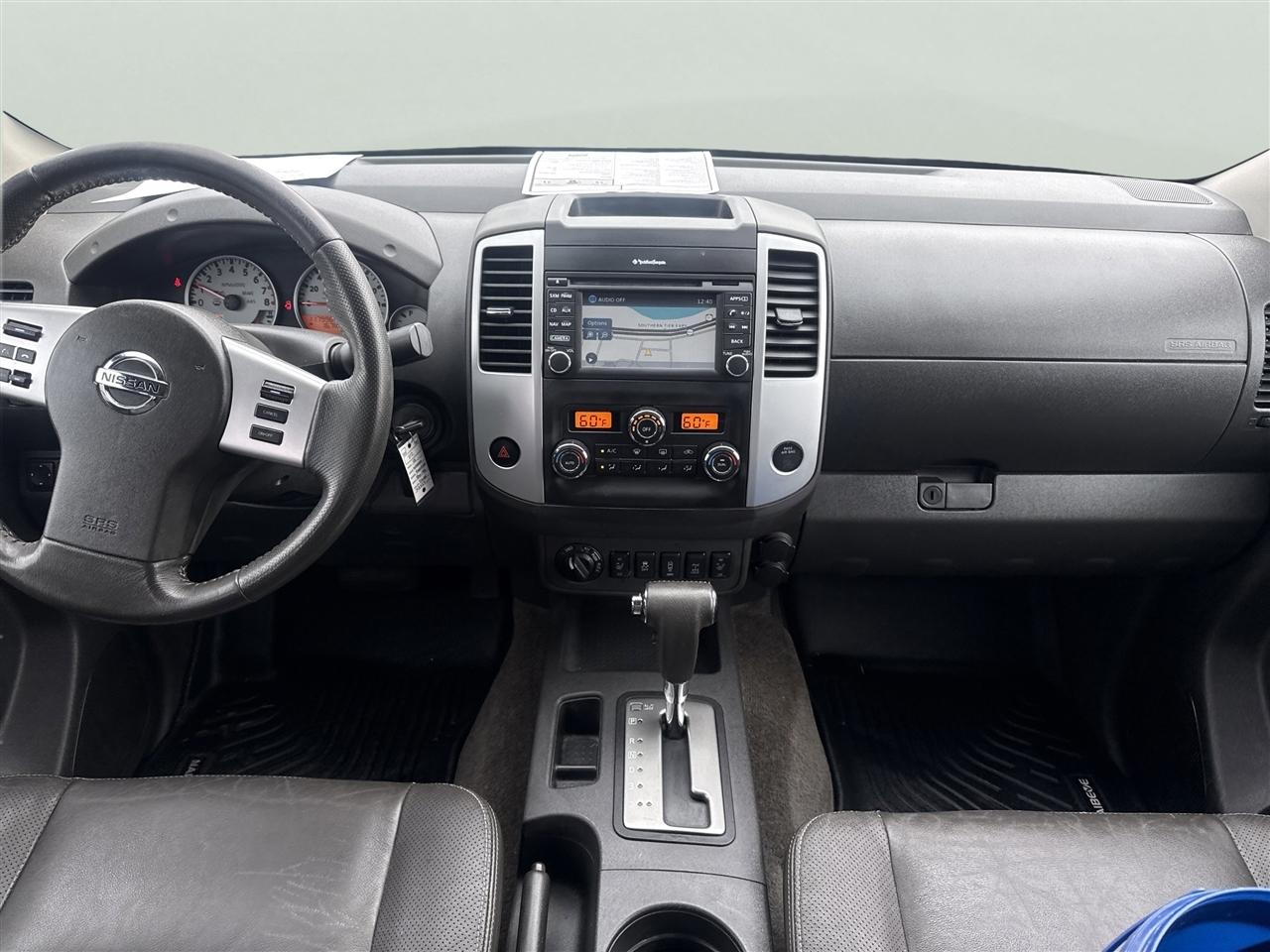 Nissan Frontier 4WD Crew Cab SWB Auto PRO-4X 2015