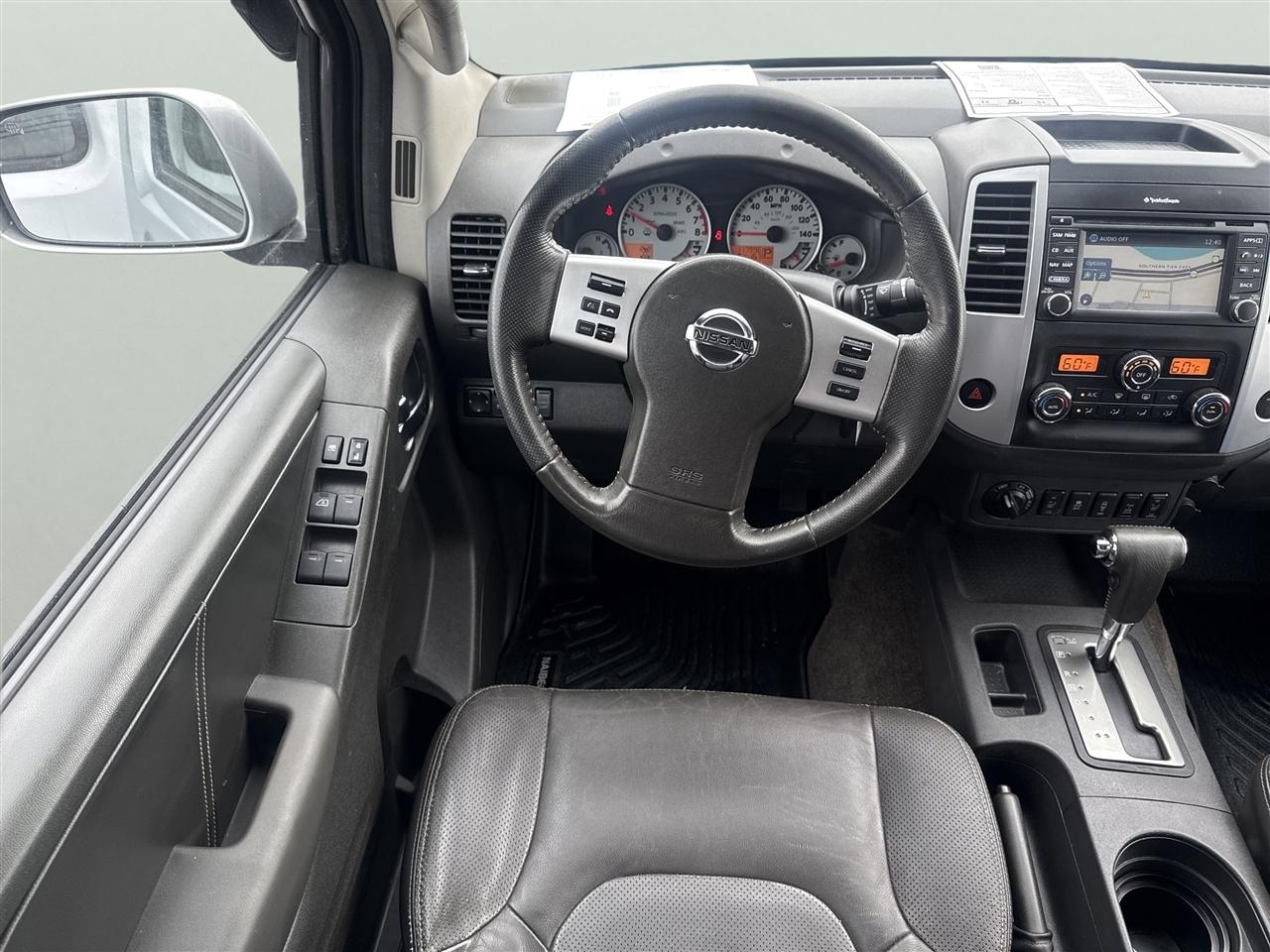 Nissan Frontier 4WD Crew Cab SWB Auto PRO-4X 2015