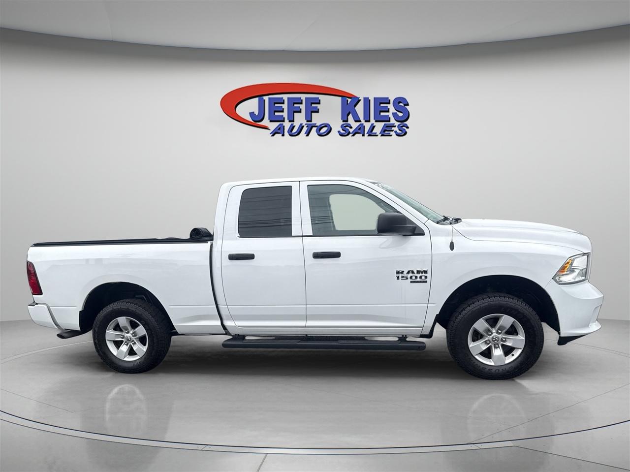 RAM 1500 Classic Express 4x4 Quad Cab 6'4" Box 2019