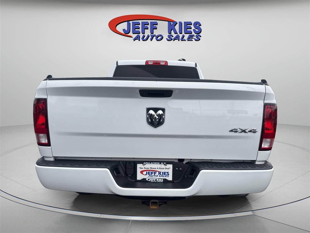 RAM 1500 Classic Express 4x4 Quad Cab 6'4" Box 2019