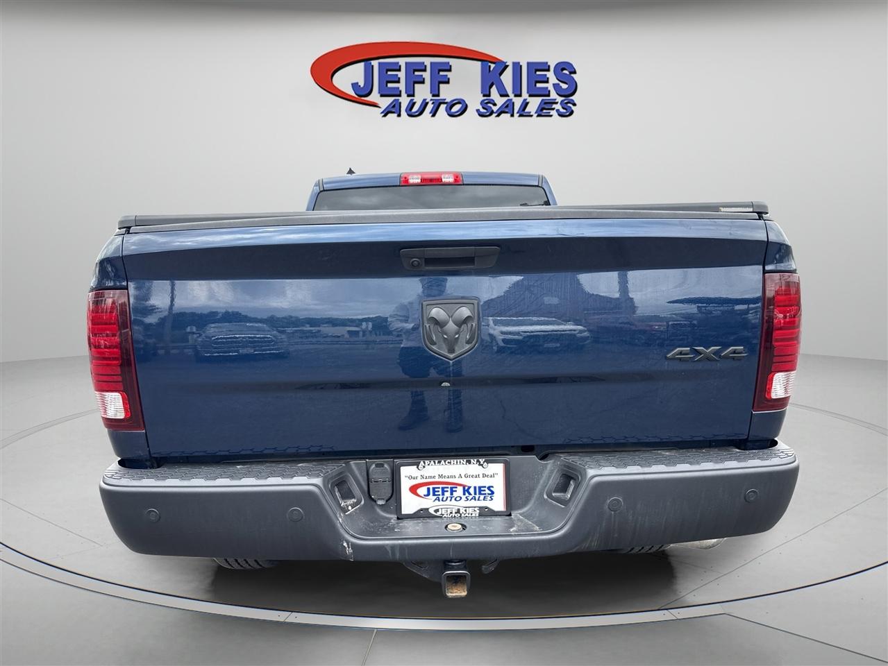 RAM 1500 Classic Warlock 4x4 Quad Cab 6'4" Box 2021