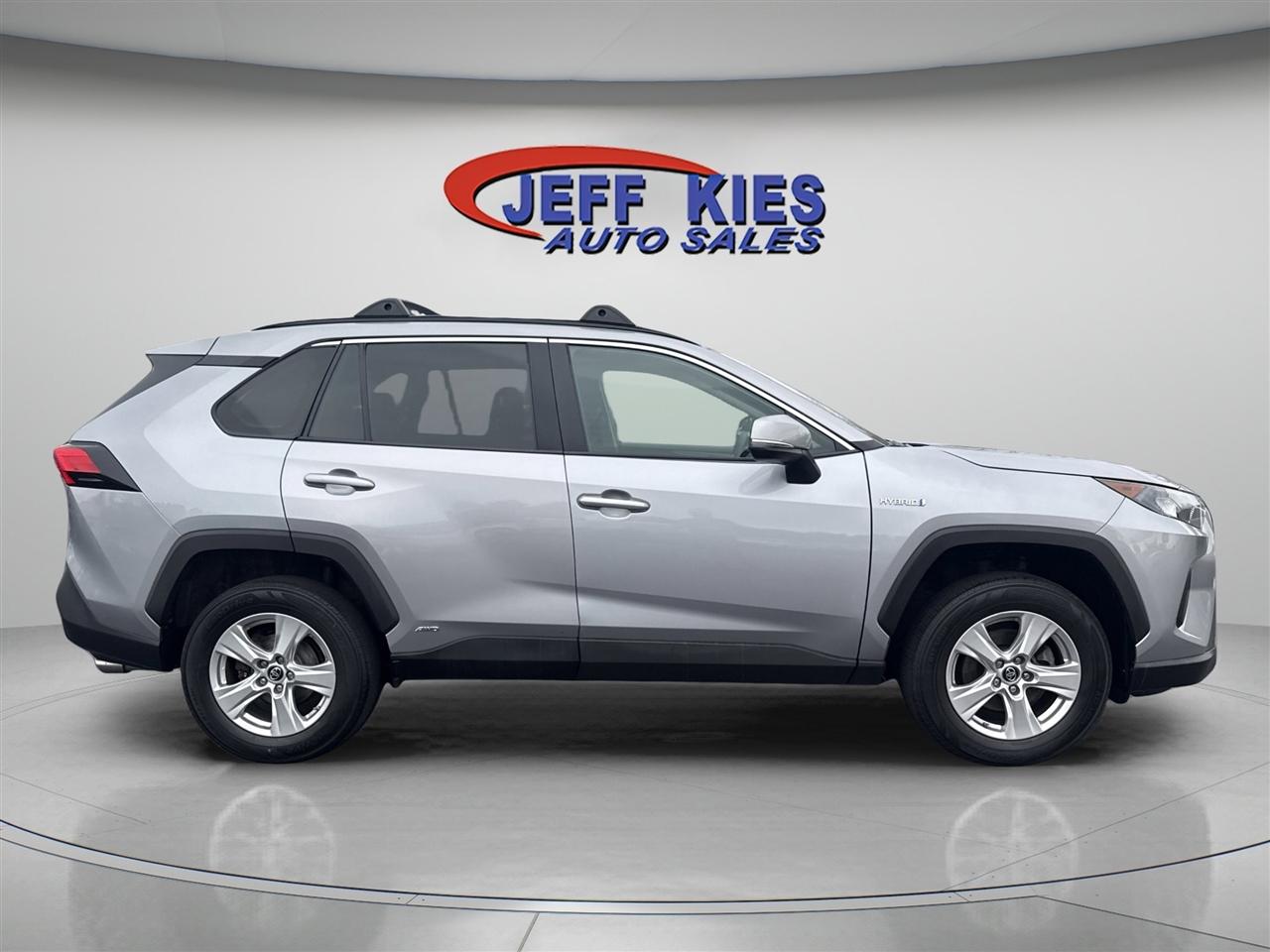 Toyota RAV4 Hybrid LE AWD (Natl) 2019