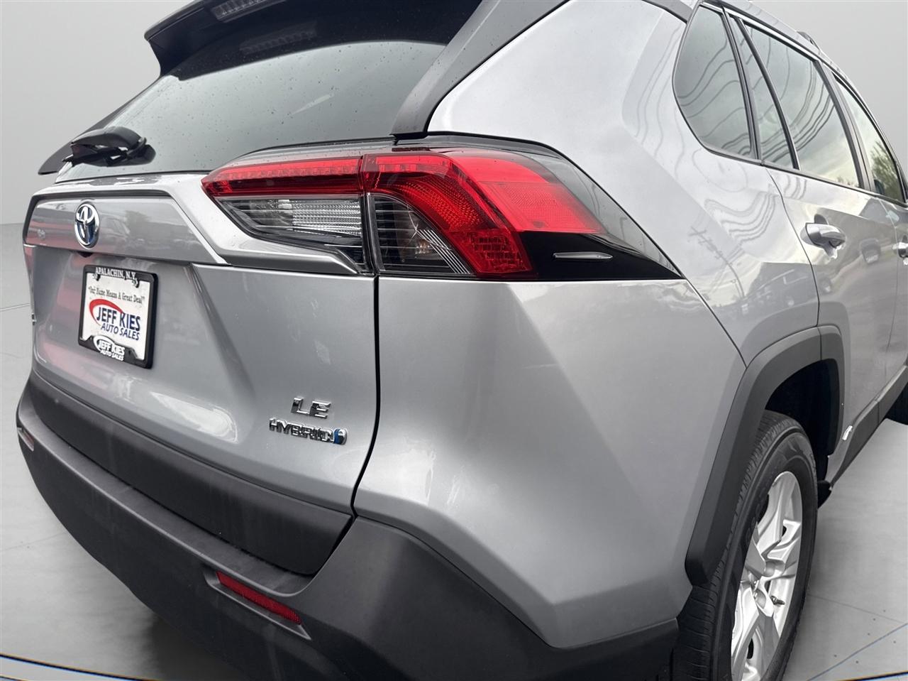 Toyota RAV4 Hybrid LE AWD (Natl) 2019