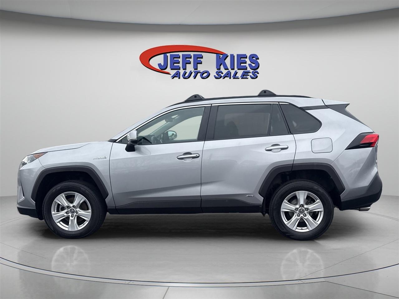 Toyota RAV4 Hybrid LE AWD (Natl) 2019