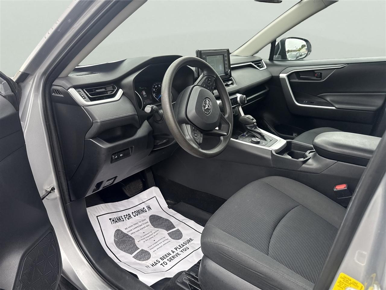 Toyota RAV4 Hybrid LE AWD (Natl) 2019