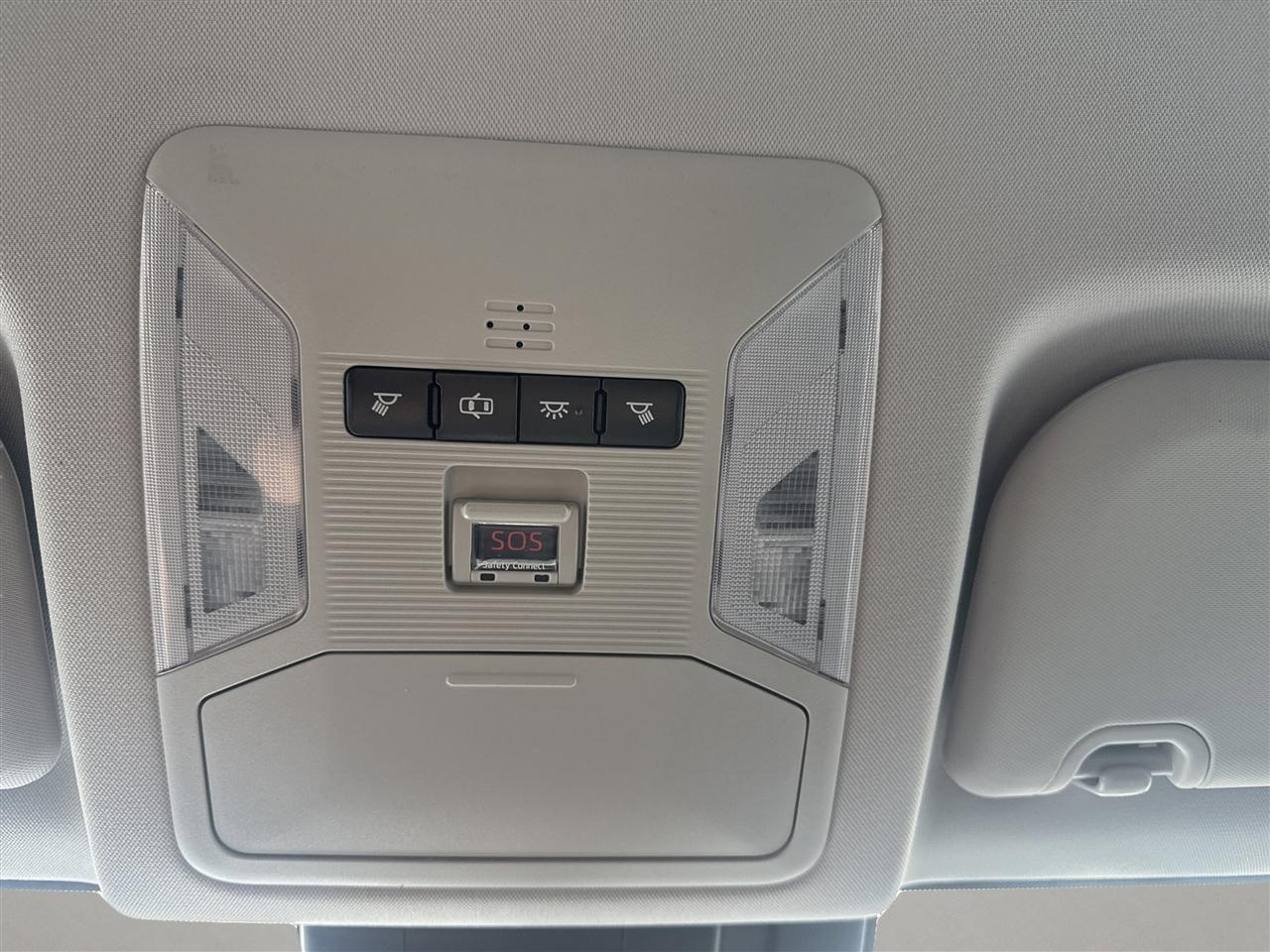 Toyota RAV4 Hybrid LE AWD (Natl) 2019