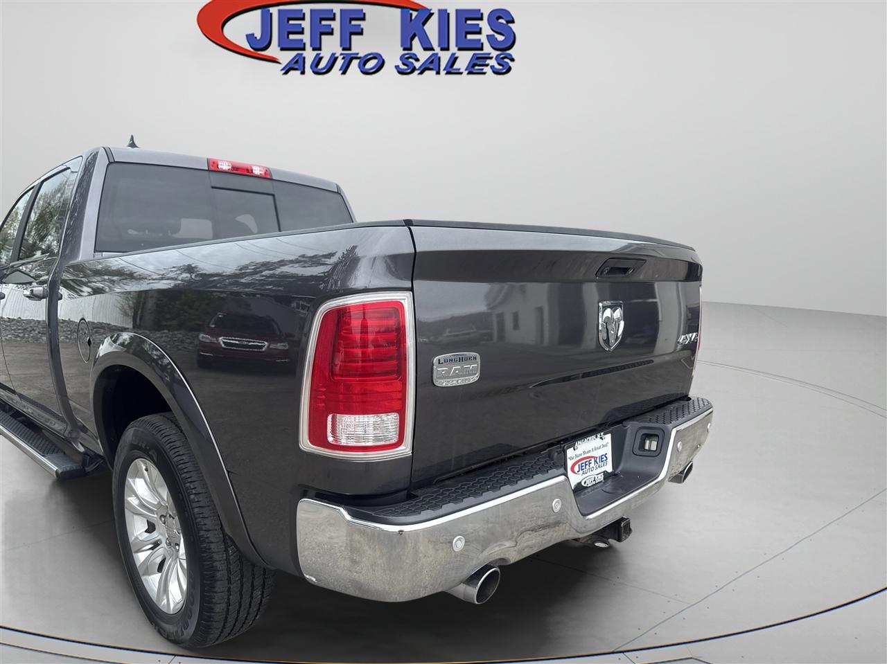 RAM 1500 Longhorn 4x4 Crew Cab 6'4" Box 2017