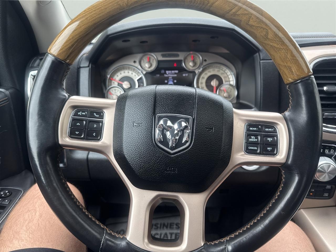 RAM 1500 Longhorn 4x4 Crew Cab 6'4" Box 2017