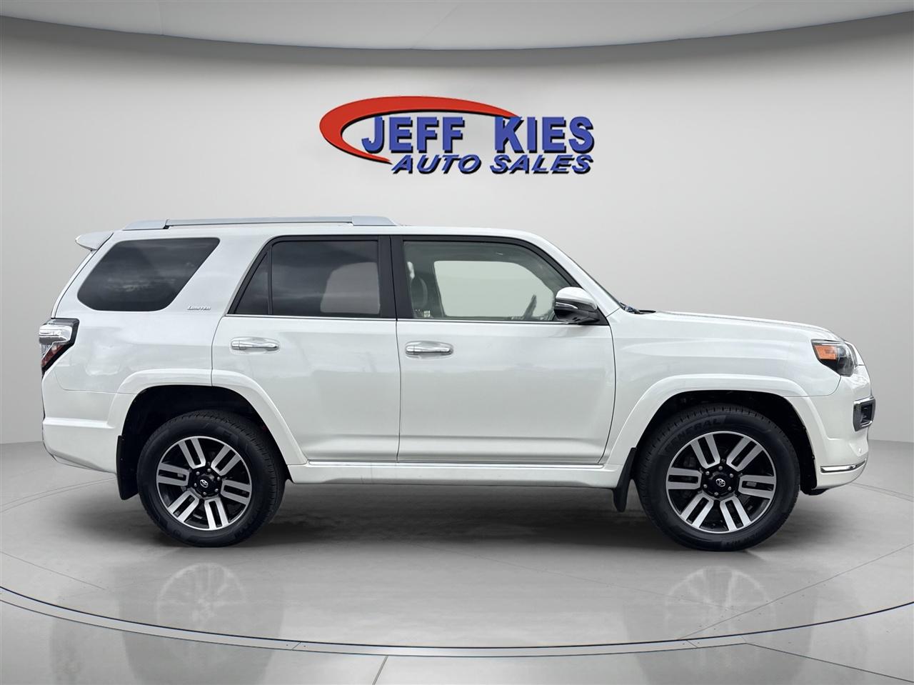 Toyota 4Runner Limited 4WD (Natl) 2022