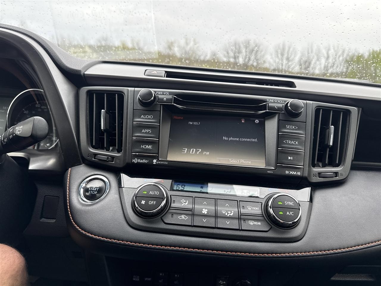 Toyota RAV4 SE AWD (Natl) 2017