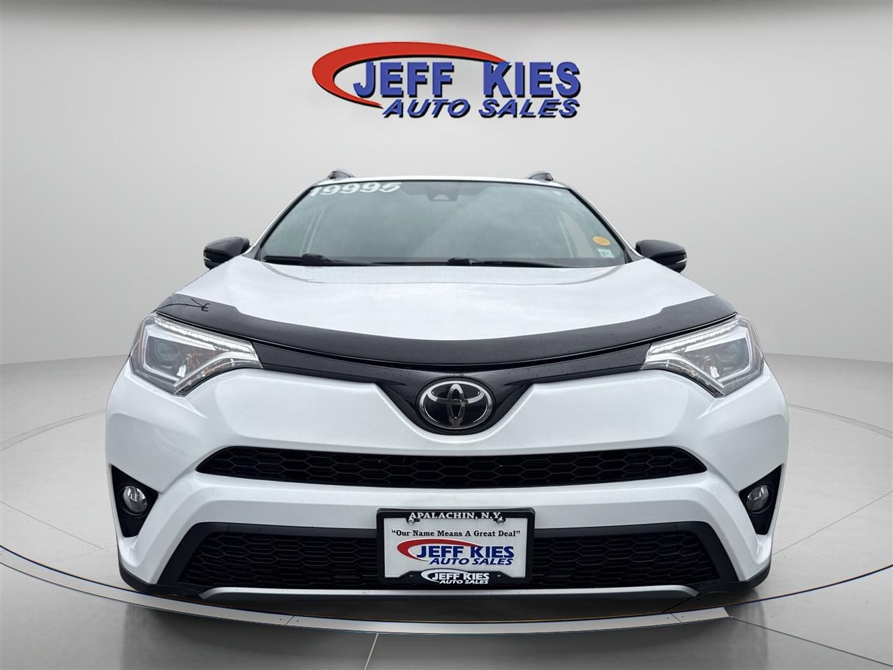 Toyota RAV4 SE AWD (Natl) 2017