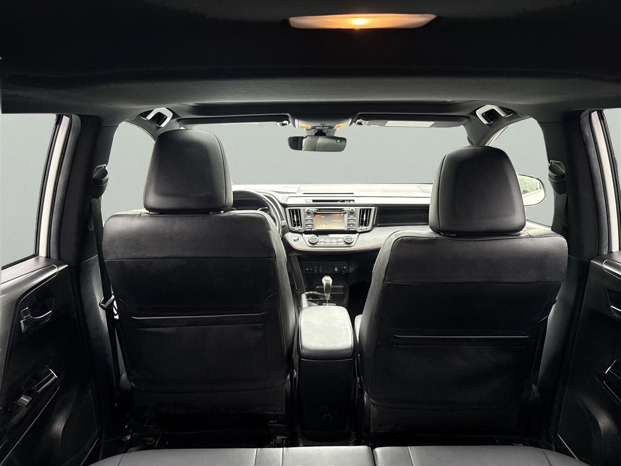 Toyota RAV4 SE AWD (Natl) 2017