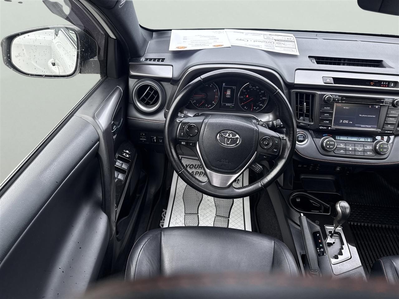 Toyota RAV4 SE AWD (Natl) 2017
