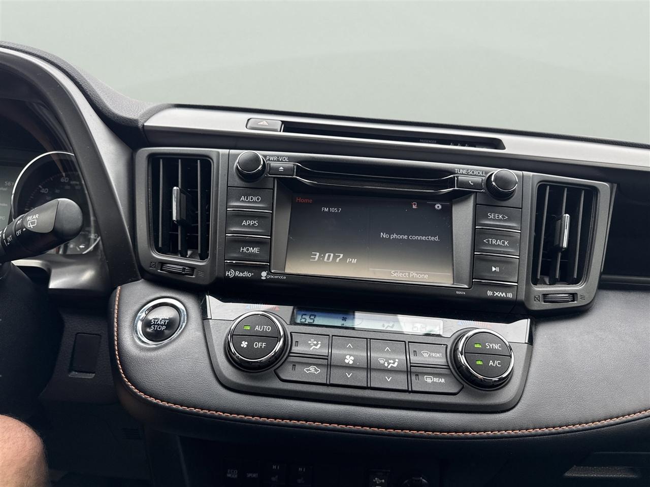 Toyota RAV4 SE AWD (Natl) 2017